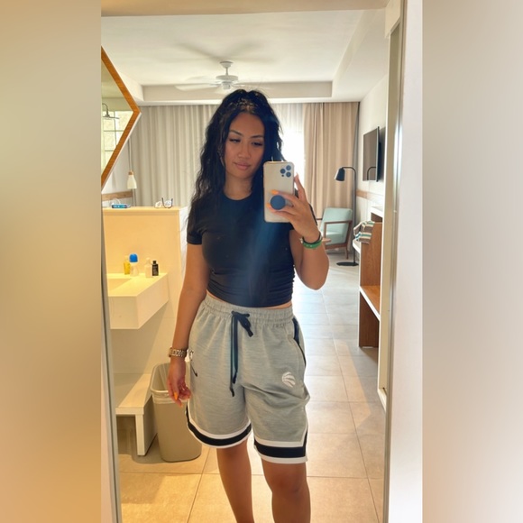 Meet your Posher, Chantelle - Picture 1 of 3